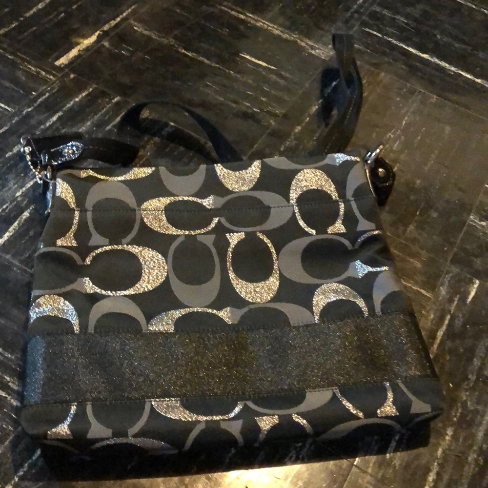 Barely used shoulder bag black and silver